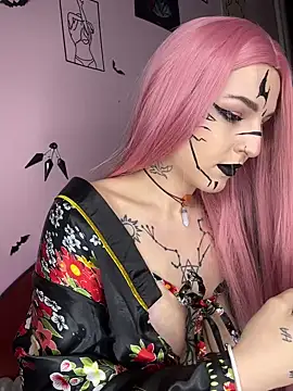 Snapshot of MoonAgnes chatting on 01.04.25 MoonAgnes online show from 01.04.25