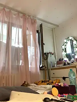 Snapshot of MoonAgnes chatting on 03.15.25 MoonAgnes online show from 03.15.25