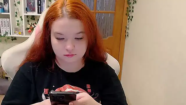 Snapshot of HaleyRoute chatting on 10.07.25 HaleyRoute online show from 10.07.25