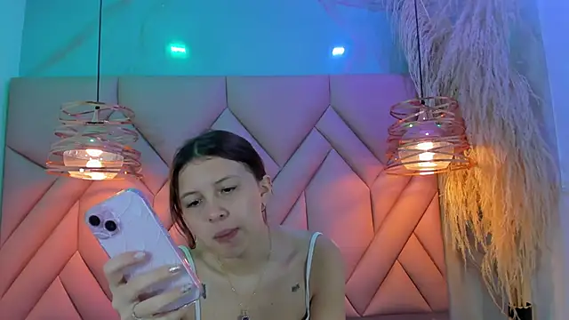 Snapshot of AngelaaCute_ chatting on 12.24.24 AngelaaCute online show from 12.24.24
