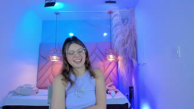 Snapshot of AngelaaCute_ chatting on 02.26.25 AngelaaCute online show from 02.26.25