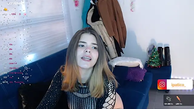 Snapshot of Alex_Camille chatting on 12.11.24 Alex Camille online show from 12.11.24