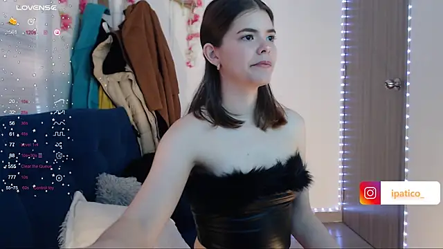 Snapshot of Alex_Camille chatting on 12.12.24 Alex Camille online show from 12.12.24