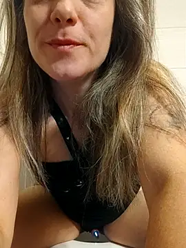 Snapshot of Dark_Angel_22 chatting on 10.06.25 Dark Angel 22 online show from 10.06.25