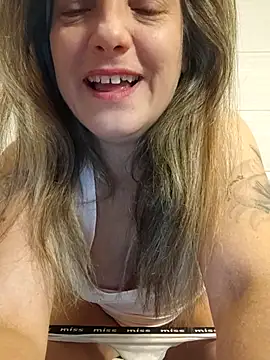 Snapshot of Dark_Angel_22 chatting on 10.20.25 Dark Angel 22 online show from 10.20.25