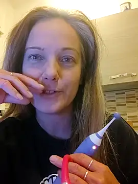 Snapshot of Dark_Angel_22 chatting on 11.04.25 Dark Angel 22 online show from 11.04.25