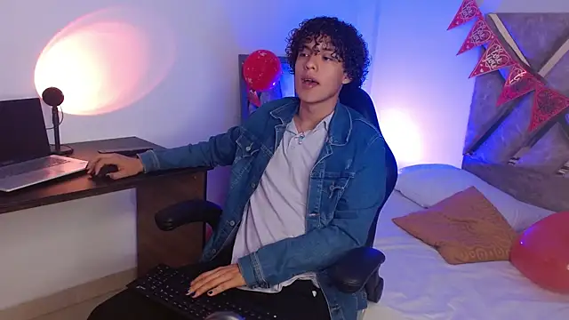 nickolas moon online show from 02.16.25