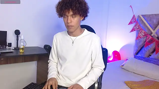 nickolas moon online show from 02.17.25