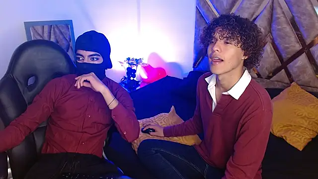 Snapshot of nickolas_moon chatting on 02.22.25 nickolas moon online show from 02.22.25