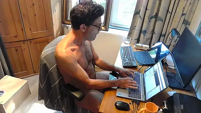 Snapshot of RolfS chatting on 07.19.26 RolfS online show from 07.19.26