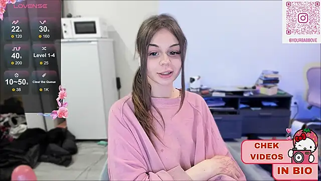 Snapshot of shy_melony chatting on 01.01.25 shy melony online show from 01.01.25