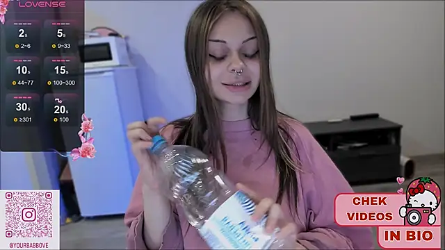 Snapshot of shy_melony chatting on 03.10.25 shy melony online show from 03.10.25