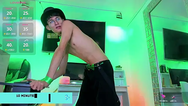 Twinkie-Alex18 online show from 03.18.25