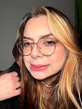 NatyOlson online show from 10.26.25