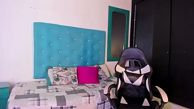 Tasha Sant online show from 09.15.25