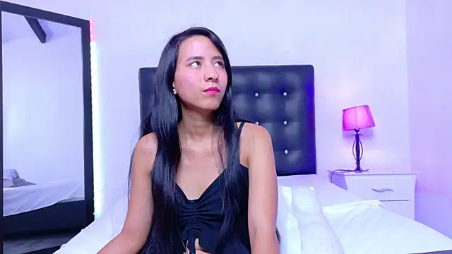 Snapshot of Skinny_hottie18 chatting on 09.23.25 Skinny hottie18 online show from 09.23.25