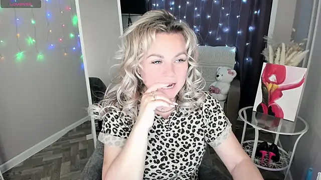 candy queeen online show from 05.10.26