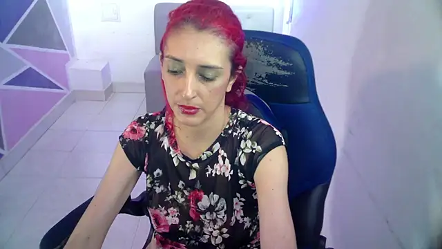 Snapshot of Ruby_Your_Milf chatting on 01.08.25 Ruby Your Milf online show from 01.08.25