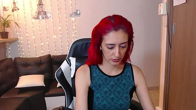 Snapshot of Ruby_Your_Milf chatting on 01.24.25 Ruby Your Milf online show from 01.24.25