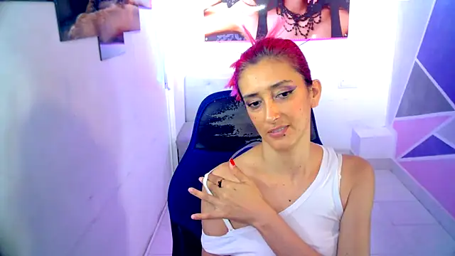 Snapshot of Ruby_Your_Milf chatting on 01.28.25 Ruby Your Milf online show from 01.28.25