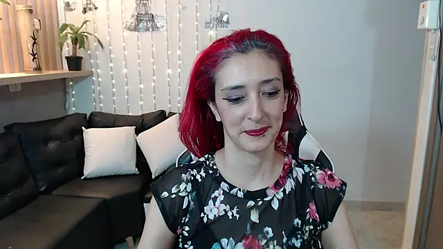 Snapshot of Ruby_Your_Milf chatting on 01.30.25 Ruby Your Milf online show from 01.30.25