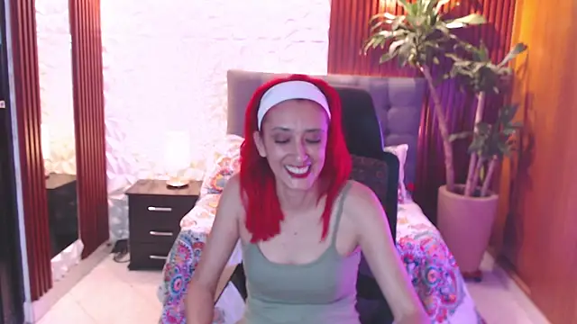 Snapshot of Ruby_Your_Milf chatting on 02.15.25 Ruby Your Milf online show from 02.15.25