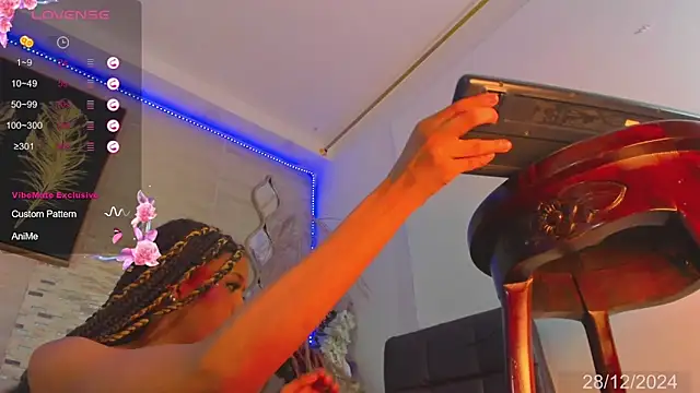 Snapshot of MystiqueTs chatting on 12.29.24 MystiqueTs online show from 12.29.24