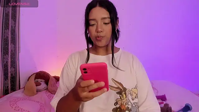 Snapshot of DIANEE_01 chatting on 03.17.25 DIANEE 01 online show from 03.17.25