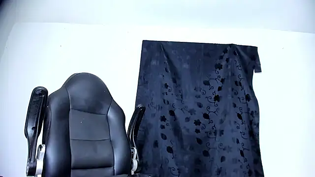 Snapshot of brant_garciabbc chatting on 01.28.25 brant garciabbc online show from 01.28.25