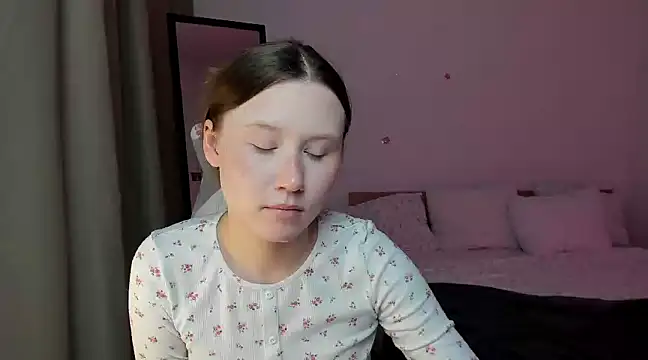 Stella Sunny online show from 12.20.24