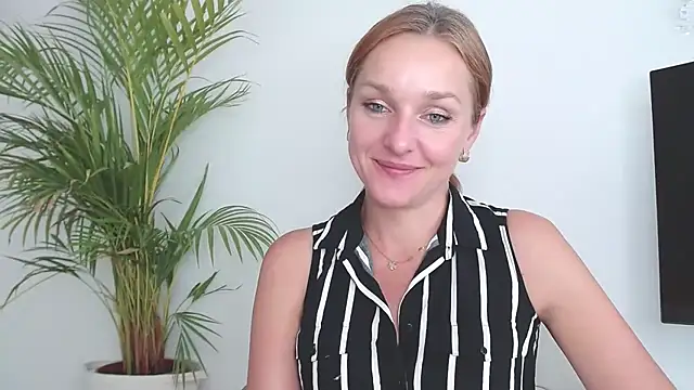 AliciaDesire online show from 10.16.25