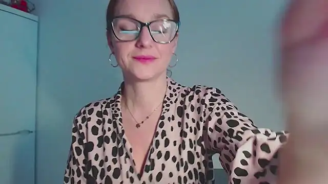 AliciaDesire online show from 02.25.26