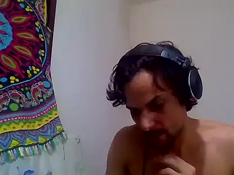 Snapshot of couplemilk chatting on 12.05.24 couplemilk online show from 12.05.24