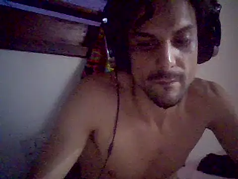 Snapshot of couplemilk chatting on 12.05.24 couplemilk online show from 12.05.24