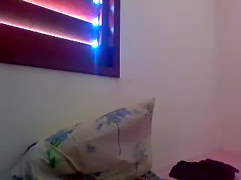 Snapshot of couplemilk chatting on 12.05.24 couplemilk online show from 12.05.24