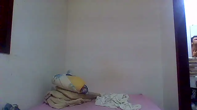 Snapshot of couplemilk chatting on 12.08.24 couplemilk online show from 12.08.24