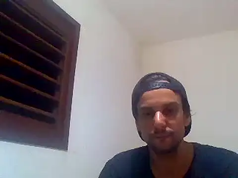 Snapshot of couplemilk chatting on 12.14.24 couplemilk online show from 12.14.24