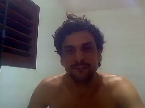 Snapshot of couplemilk chatting on 12.18.24 couplemilk online show from 12.18.24