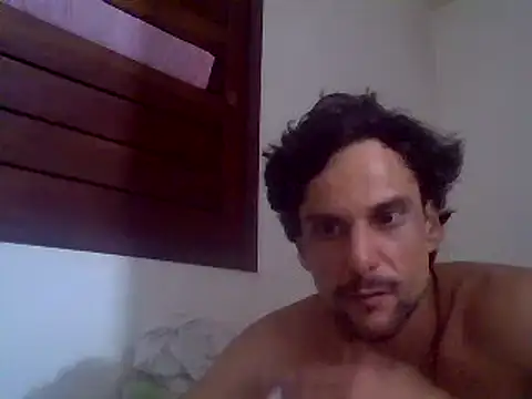 Snapshot of couplemilk chatting on 12.30.24 couplemilk online show from 12.30.24