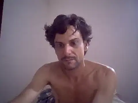 Snapshot of couplemilk chatting on 01.03.25 couplemilk online show from 01.03.25