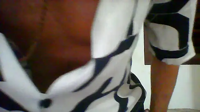 Snapshot of couplemilk chatting on 01.24.25 couplemilk online show from 01.24.25