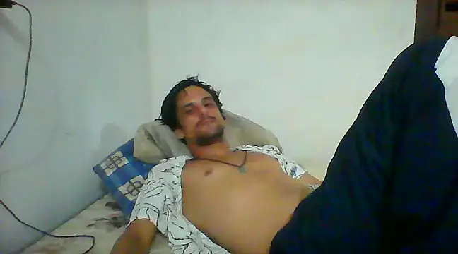 Snapshot of couplemilk chatting on 01.25.25 couplemilk online show from 01.25.25