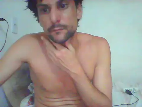 Snapshot of couplemilk chatting on 02.01.25 couplemilk online show from 02.01.25