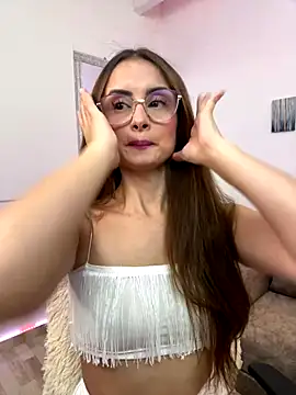 MiaaLoren online show from 11.11.25