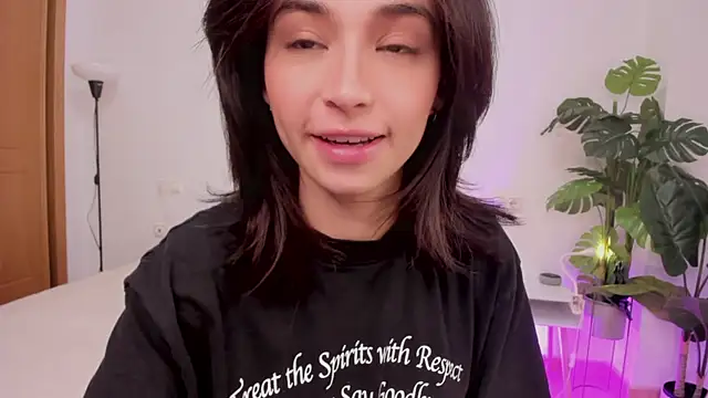 Snapshot of Adriennesexxx chatting on 01.05.25 Adriennesexxx online show from 01.05.25