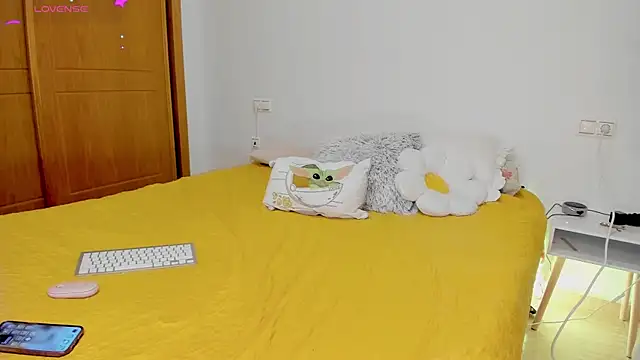 Snapshot of Adriennesexxx chatting on 01.13.25 Adriennesexxx online show from 01.13.25