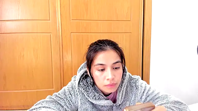 Snapshot of Adriennesexxx chatting on 02.21.25 Adriennesexxx online show from 02.21.25