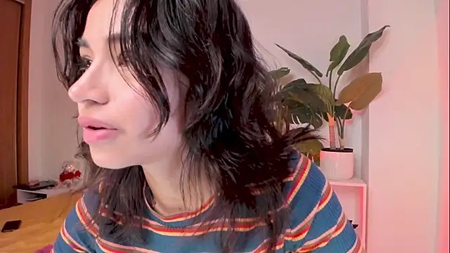 Snapshot of Adriennesexxx chatting on 03.07.25 Adriennesexxx online show from 03.07.25