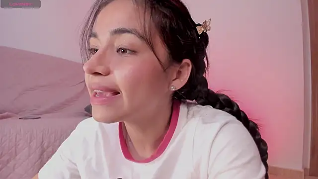 Snapshot of Adriennesexxx chatting on 03.15.25 Adriennesexxx online show from 03.15.25