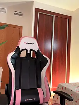 Snapshot of Adriennesexxx chatting on 11.19.25 Adriennesexxx online show from 11.19.25